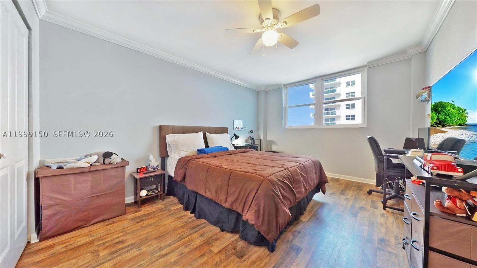 HYDE PARK TOWERS CONDO - Residential