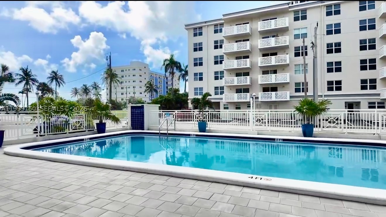 HYDE PARK TOWERS CONDO - Residential