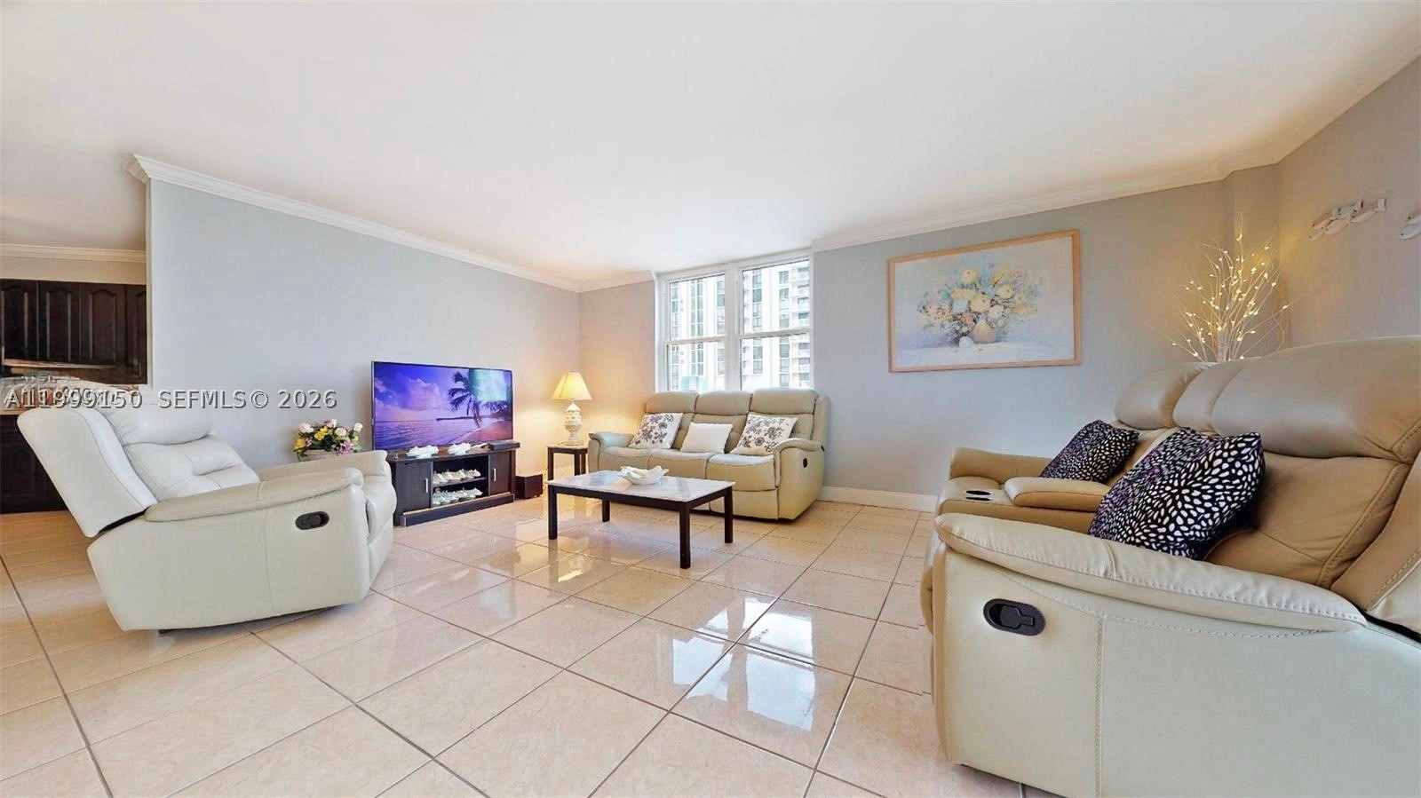 HYDE PARK TOWERS CONDO - Residential