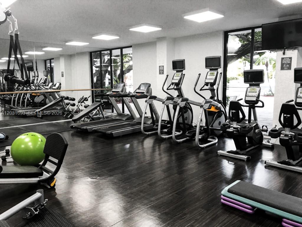 PARC CENTRAL AVENTURA EAS - Residential Lease