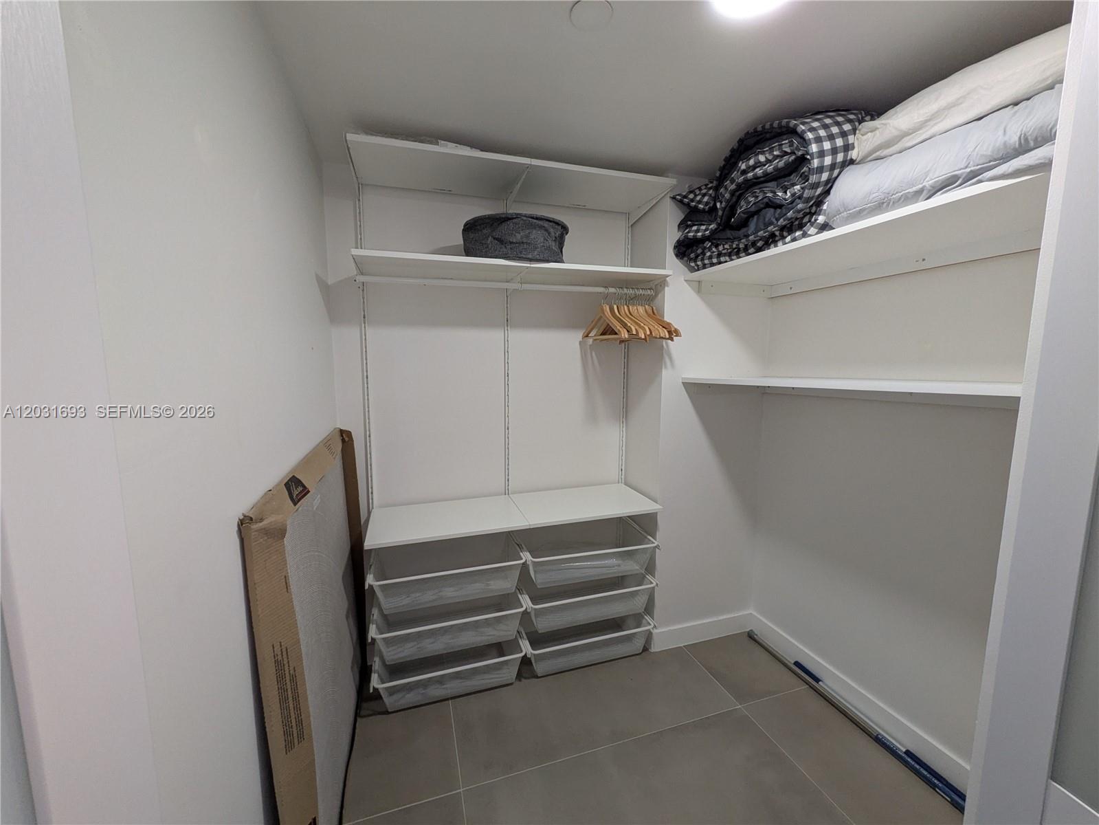 PARC CENTRAL AVENTURA EAS - Residential Lease