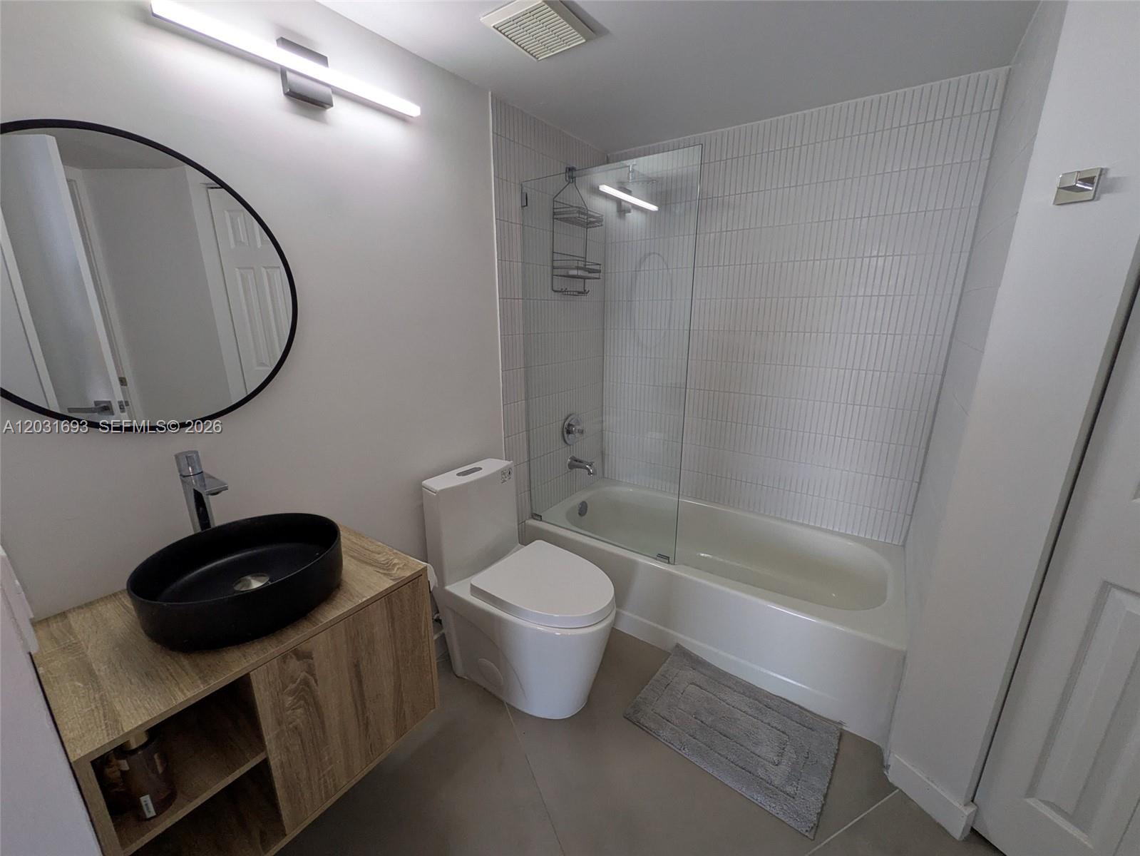 PARC CENTRAL AVENTURA EAS - Residential Lease