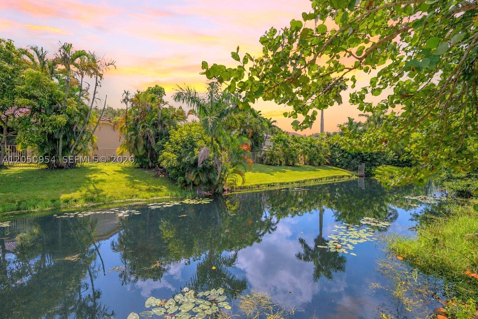 WOODS OF ROLLING HILLS - Residential