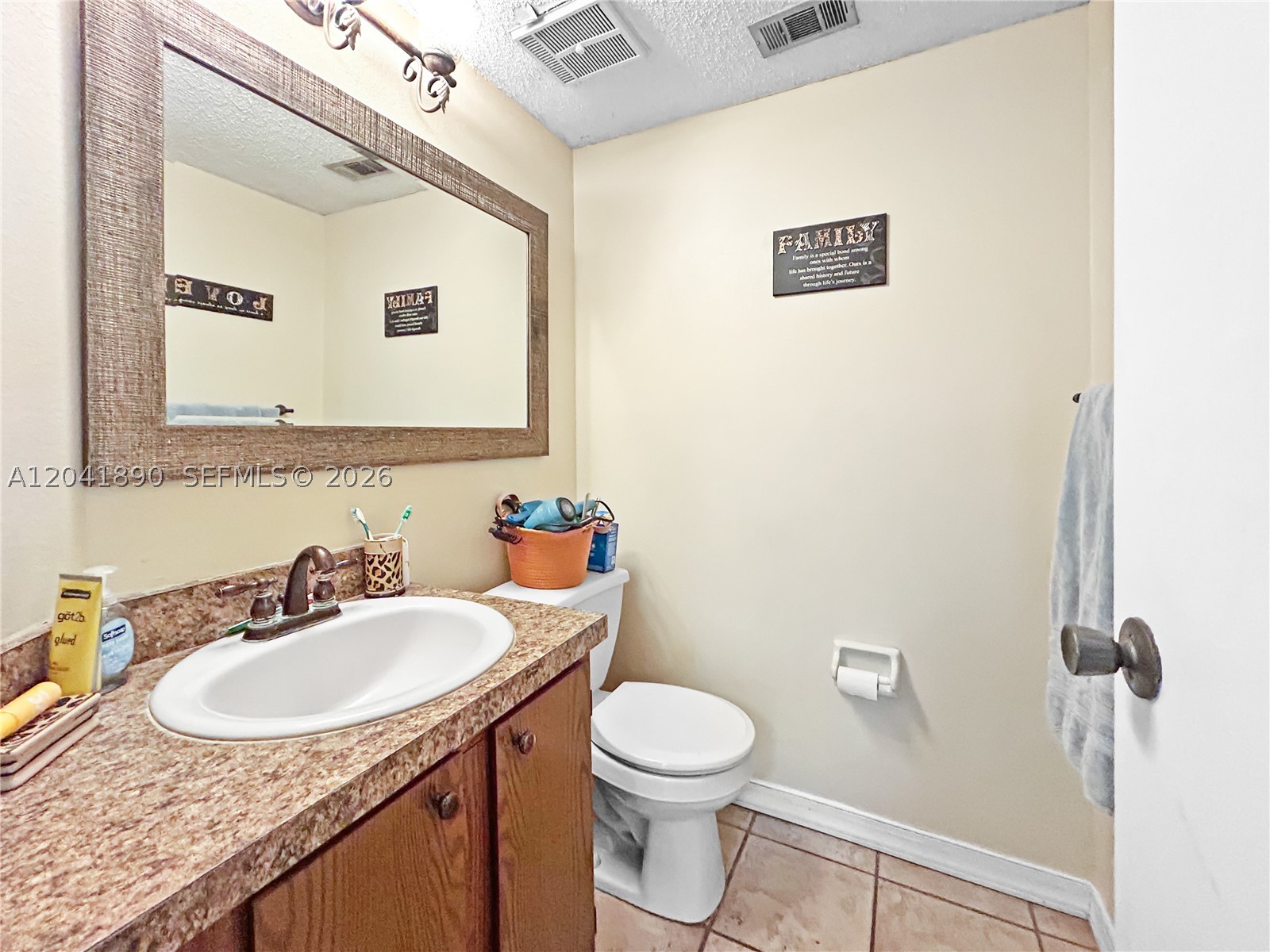 LE CLARE SHORES - Residential