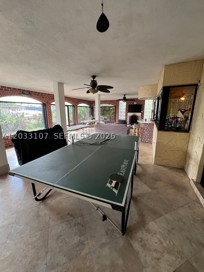 ROYAL PALM ACRES THIRD SE - Residential