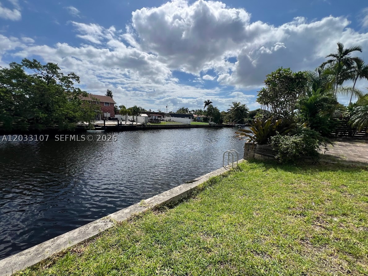 ROYAL PALM ACRES THIRD SE - Residential