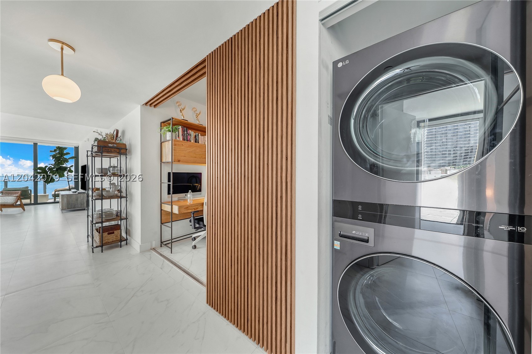 ICON BAY CONDO - Residential