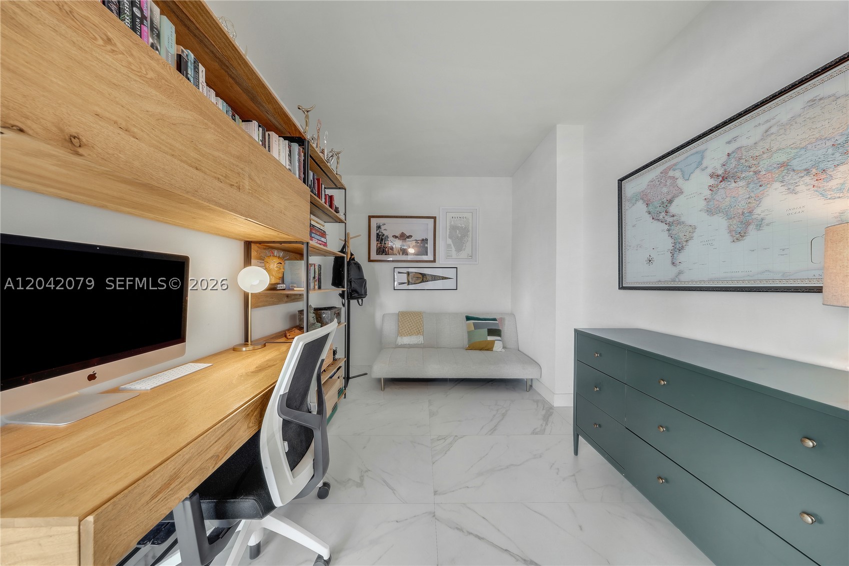 ICON BAY CONDO - Residential