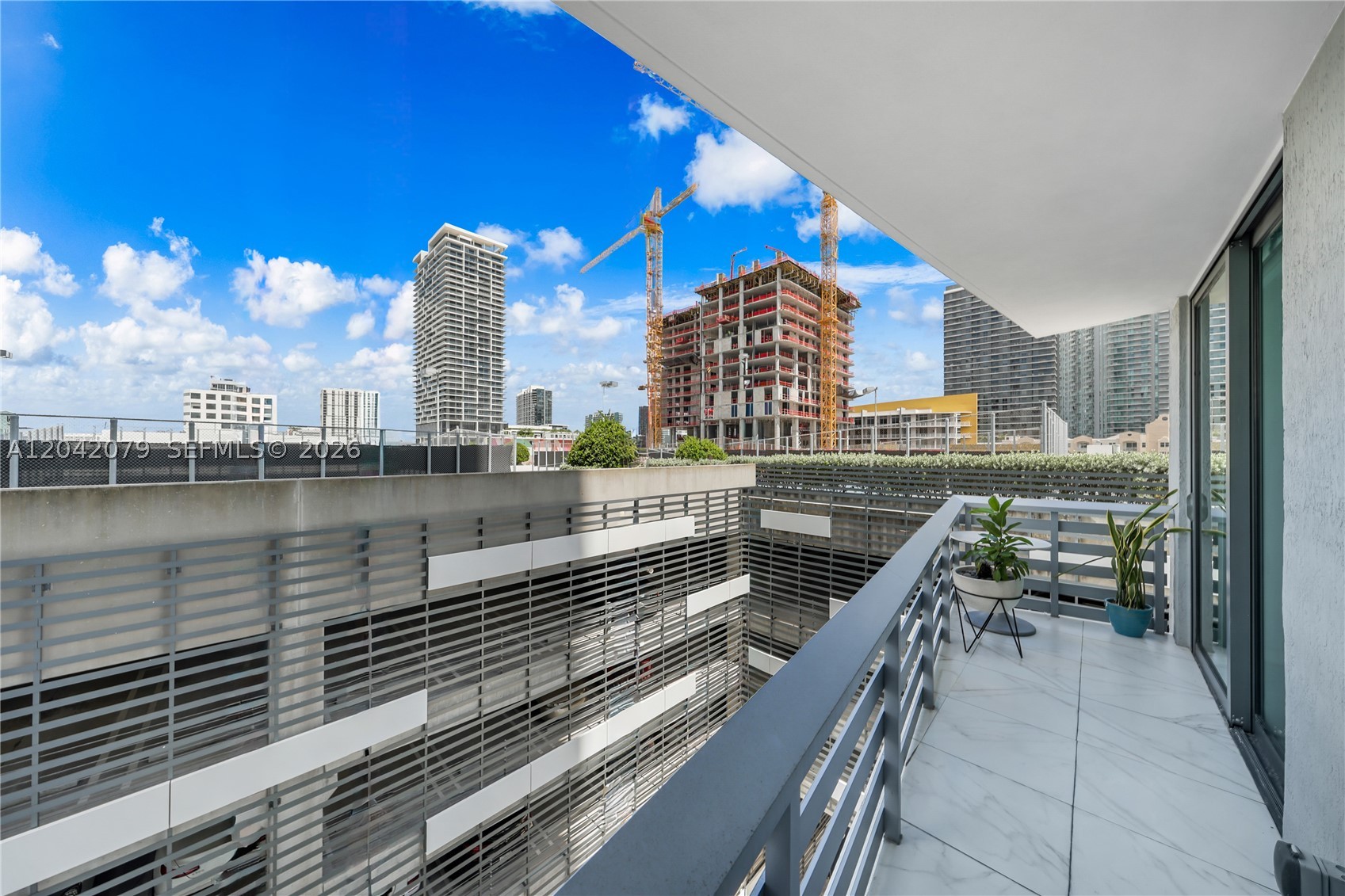 ICON BAY CONDO - Residential