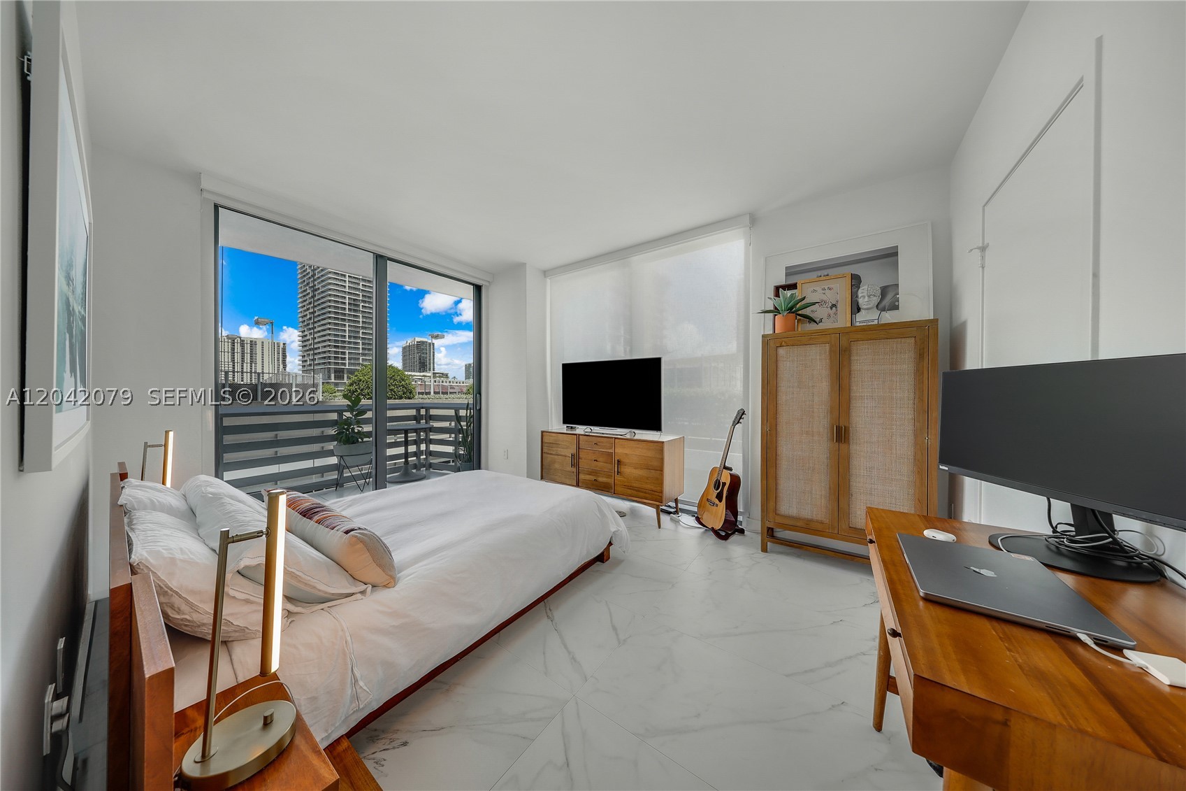ICON BAY CONDO - Residential