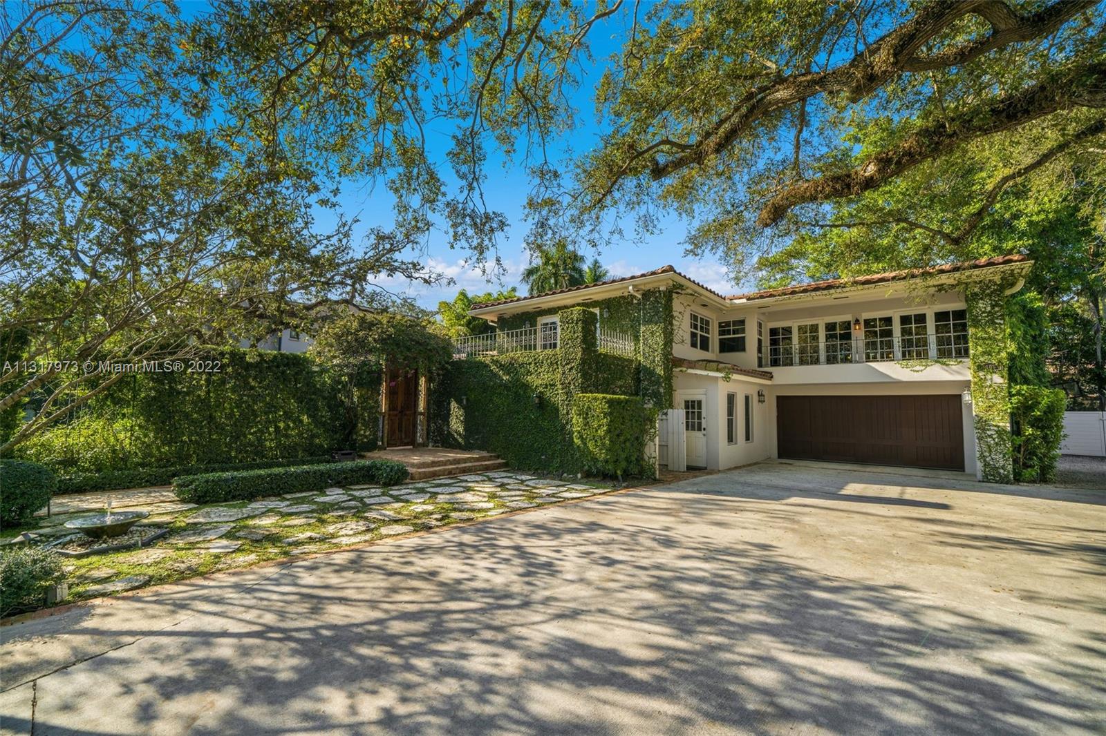 THE MOORINGS - Residential