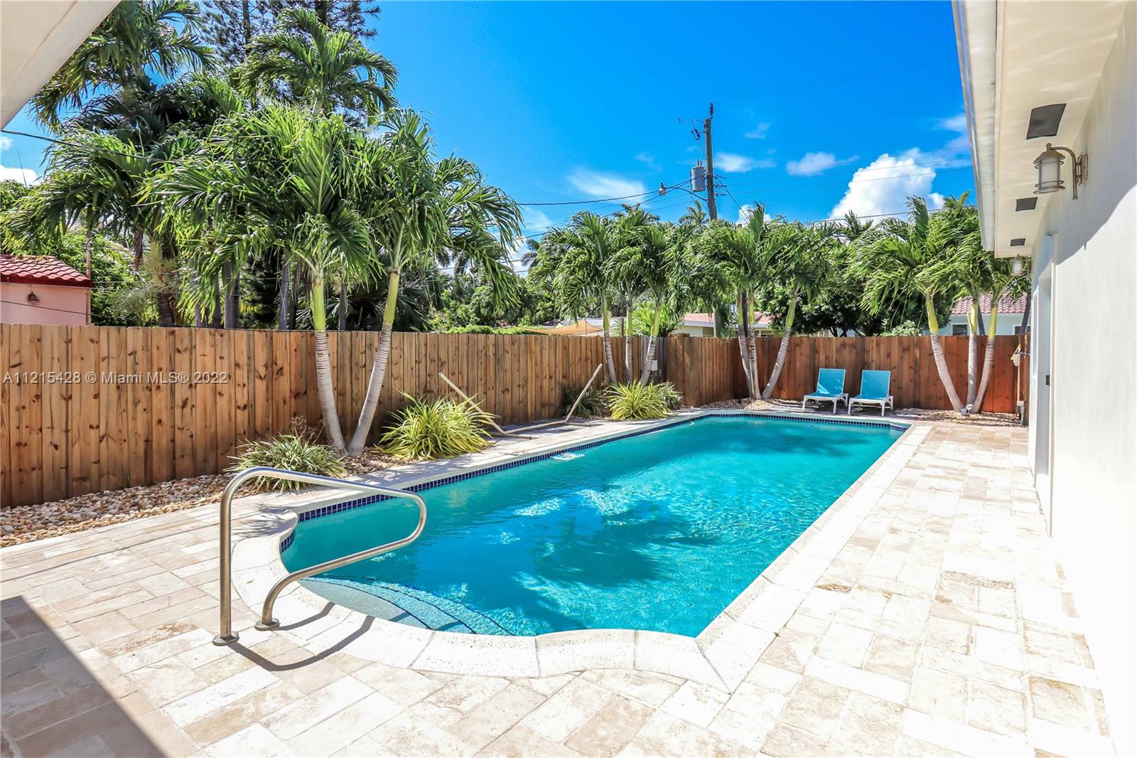 HOLLYWOOD LAKES SEC - Residential