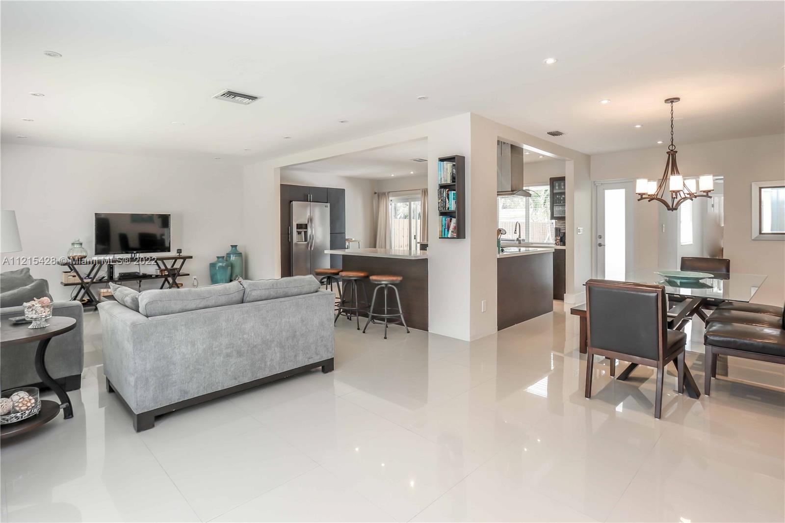 HOLLYWOOD LAKES SEC - Residential