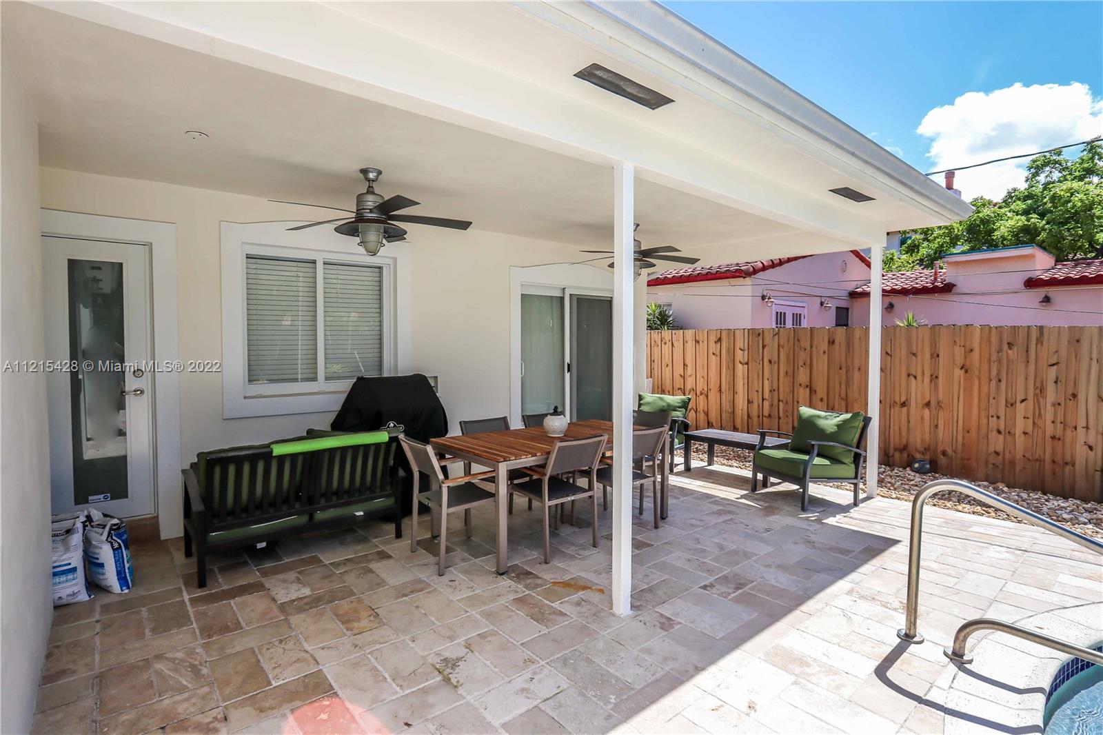 HOLLYWOOD LAKES SEC - Residential
