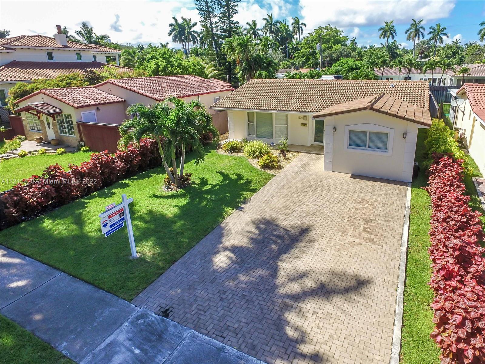 HOLLYWOOD LAKES SEC - Residential