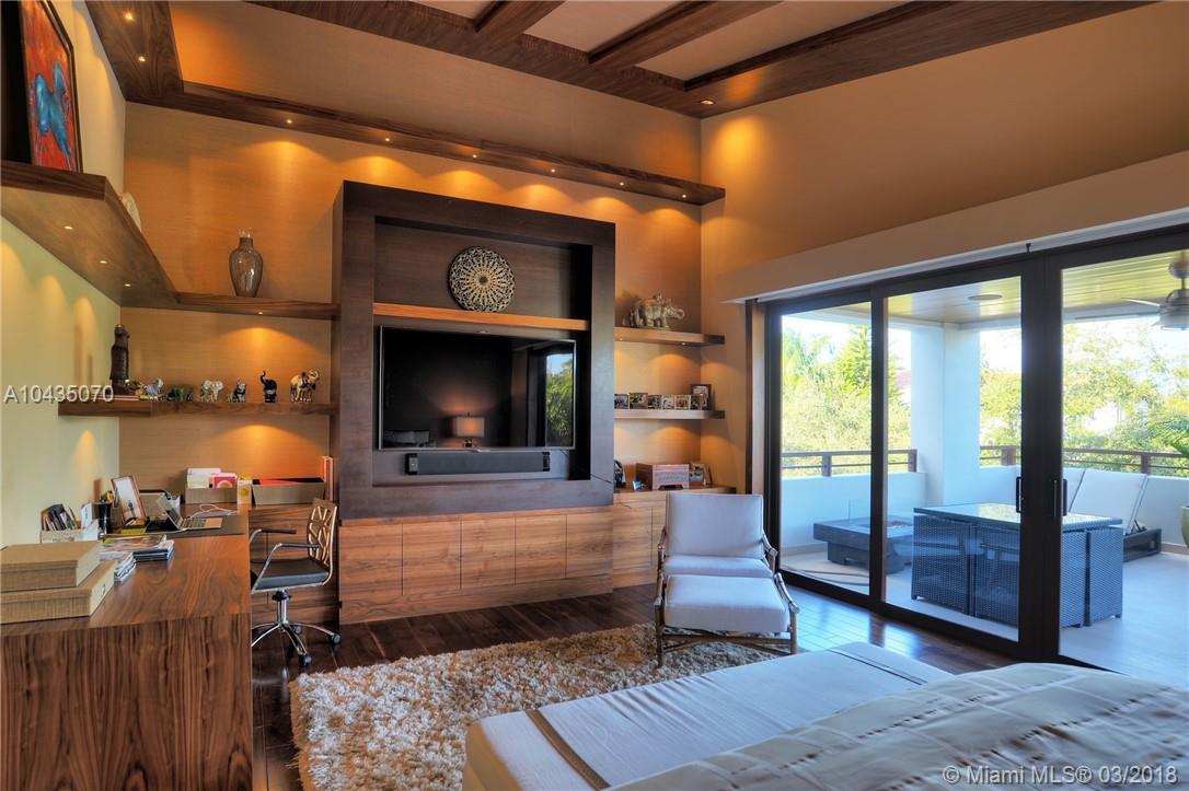 Tropical Isle Homes - Residential
