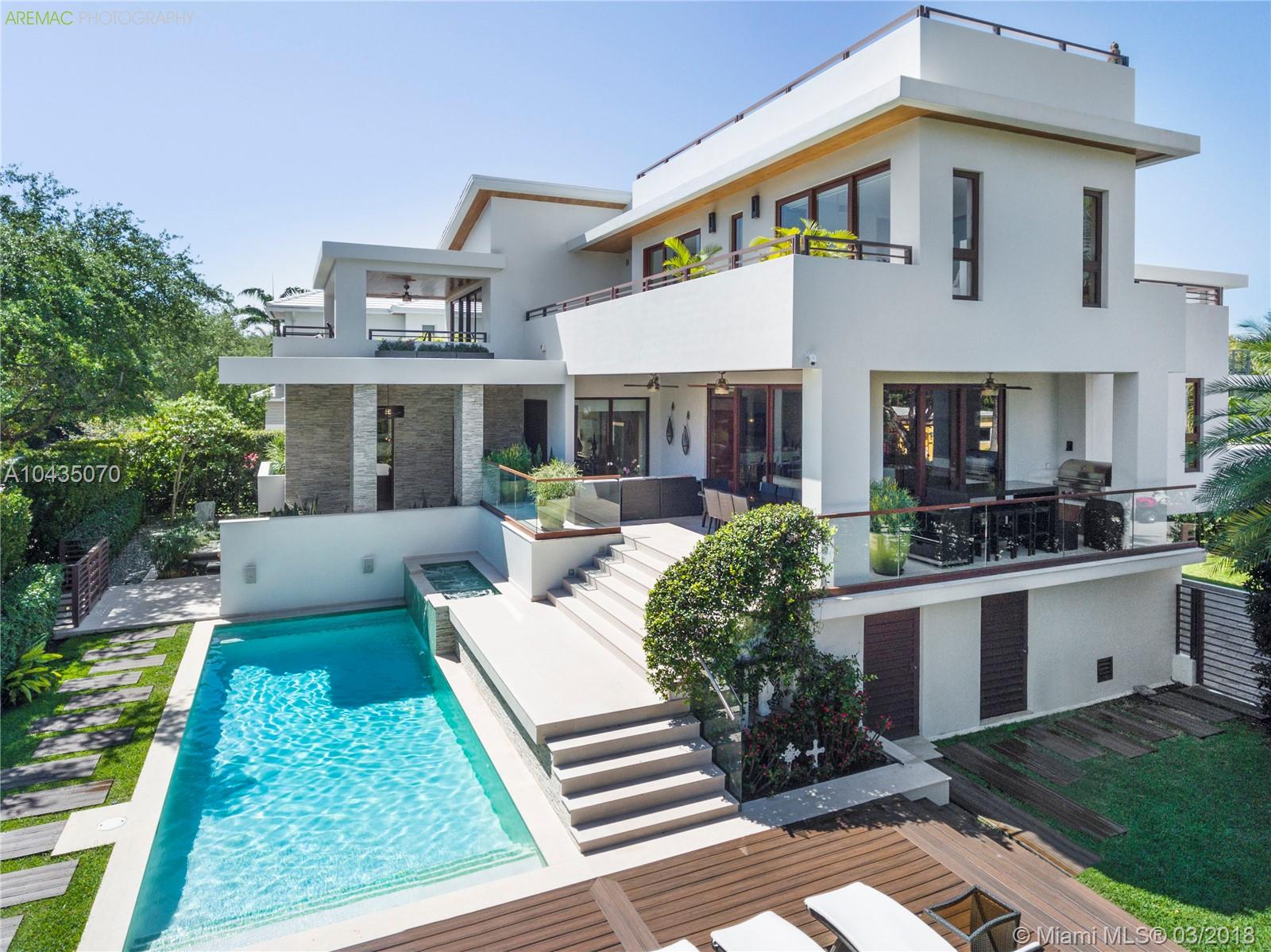 Tropical Isle Homes - Residential