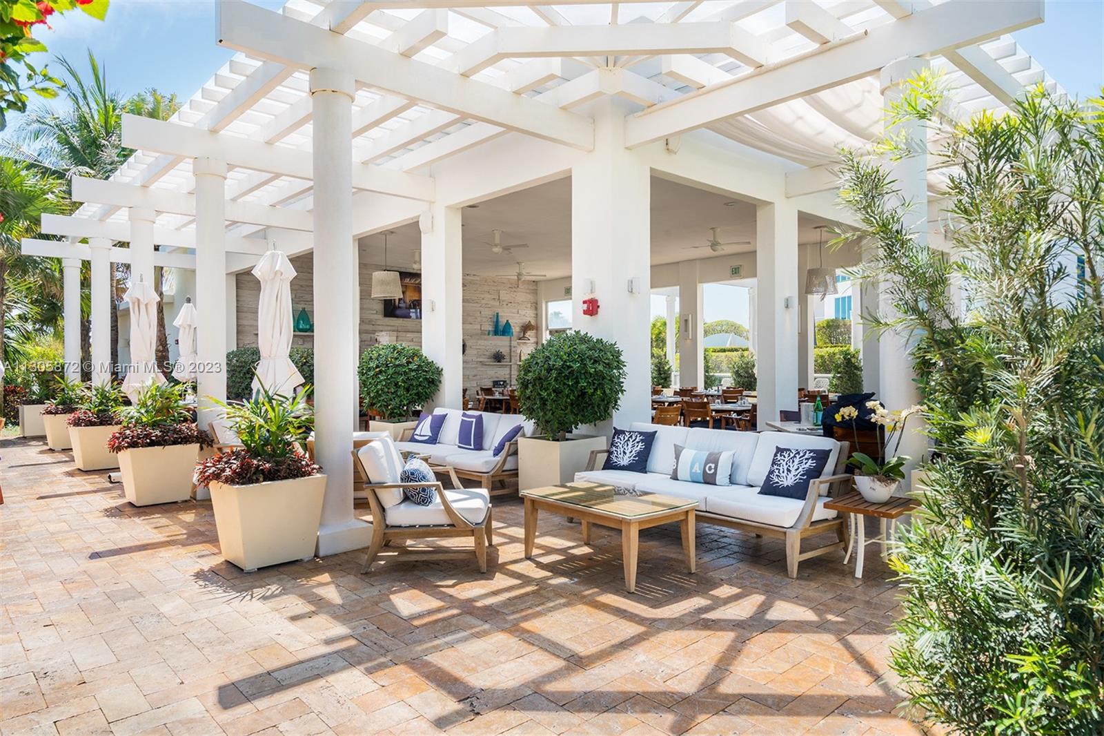 CONTINUUM ON SOUTH BEACH - Residential