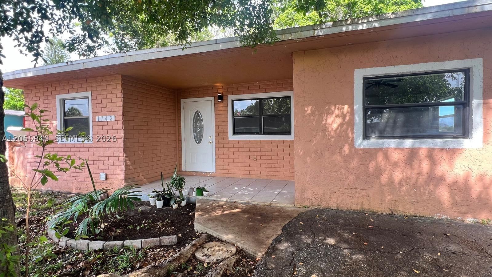 Welcome to this beautiful and spacious 5-bedroom, 2-bathroom home, ideally located just minutes from I-95, only 4 miles from the beach and vibrant downtown. Filled with natural light, this well-maintained residence features a functional open layout with generous living spaces, making it perfect for large families, multi-generational living, or anyone who enjoys extra room. Conveniently located near shopping, restaurants, schools, parks, and major highways, this home offers the perfect combination of comfort, space, and accessibility. Don’t miss this exceptional opportunity!