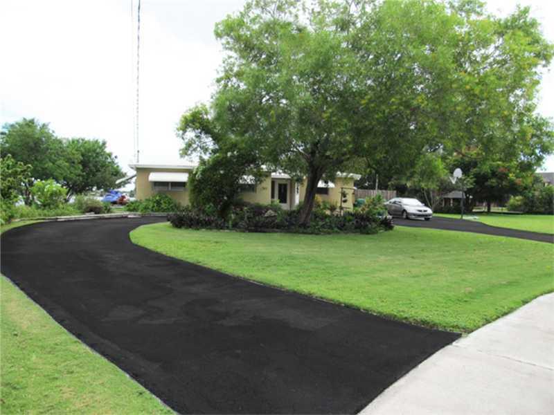 19 54 40 WESTWOOD LAKE 7T - Residential