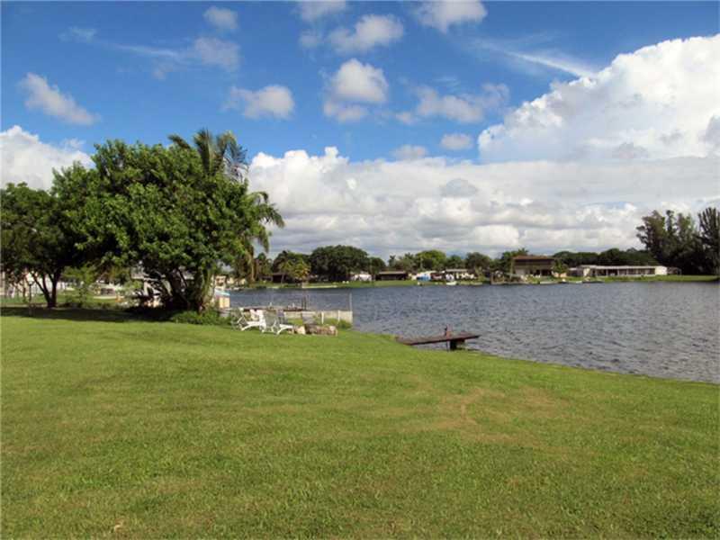 19 54 40 WESTWOOD LAKE 7T - Residential