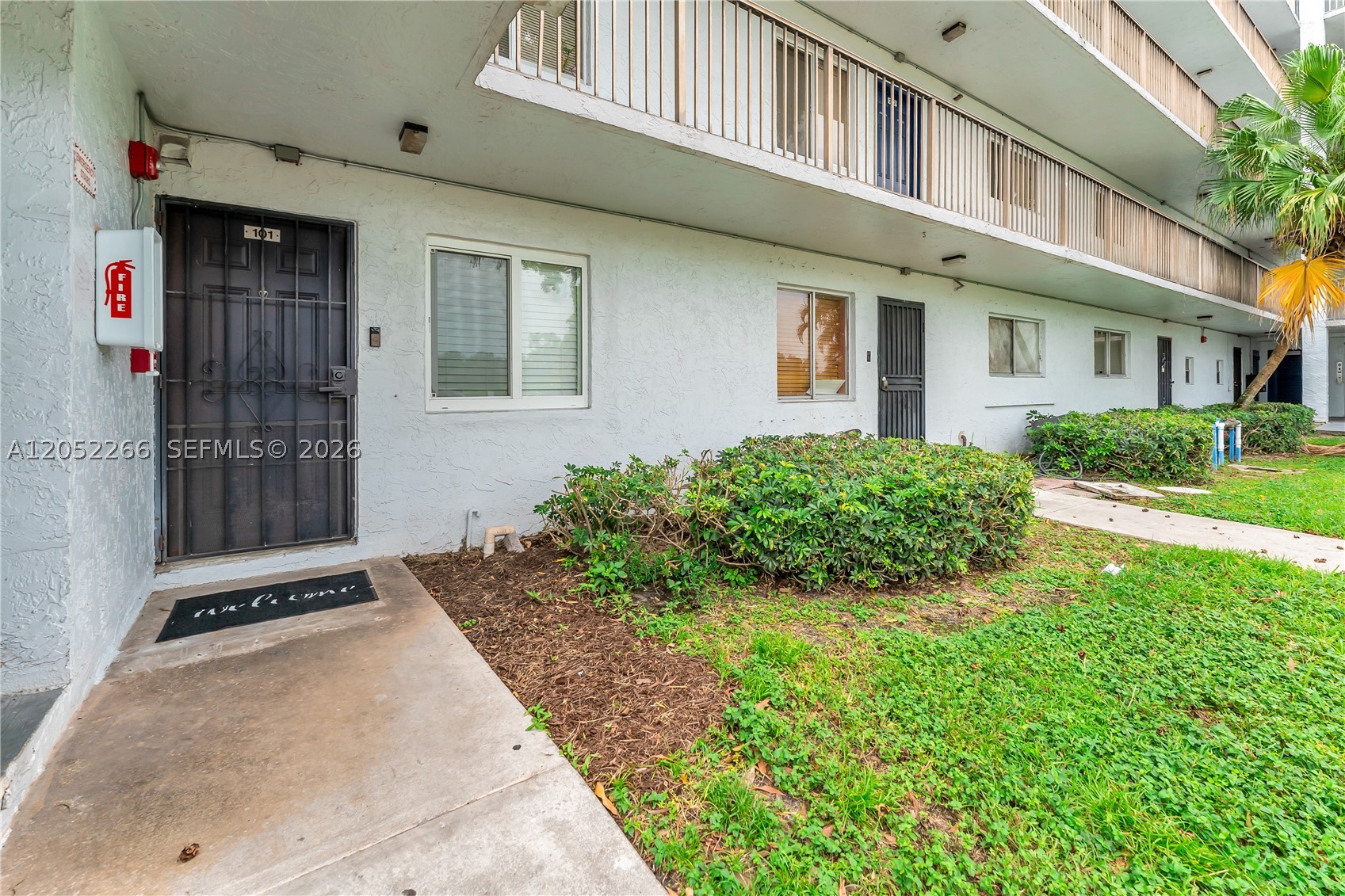 LAKESHORE AT UNIVERSITY P - Residential