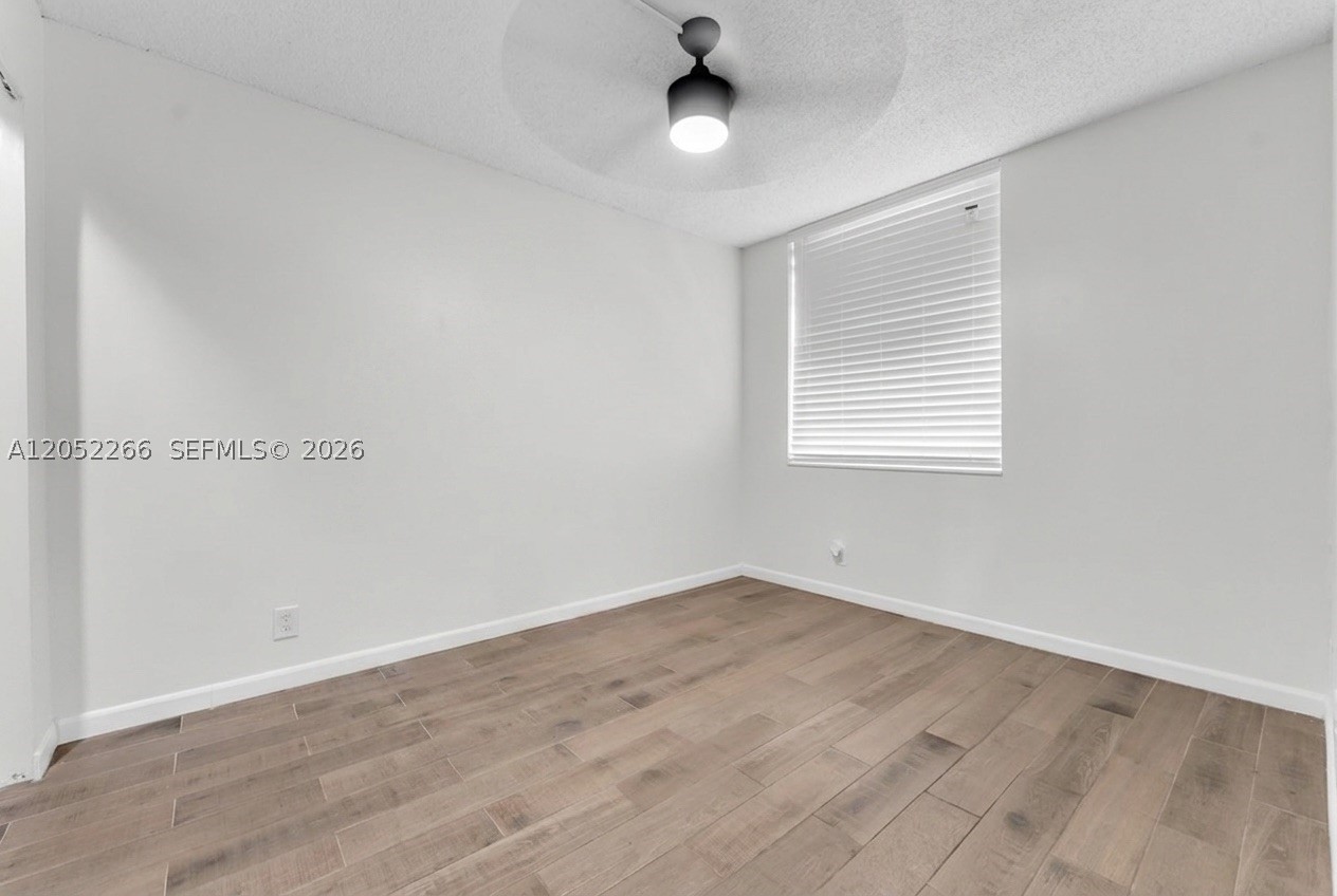 LAKESHORE AT UNIVERSITY P - Residential