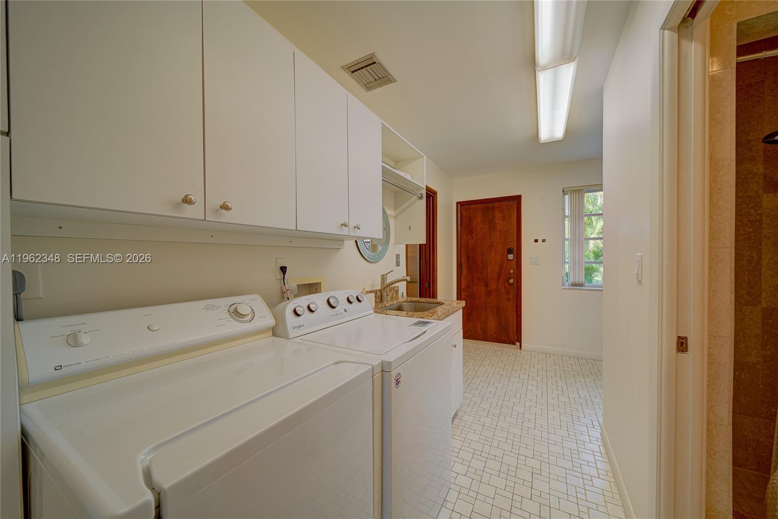 KENDALL PARK ESTATES 2ND - Residential Lease