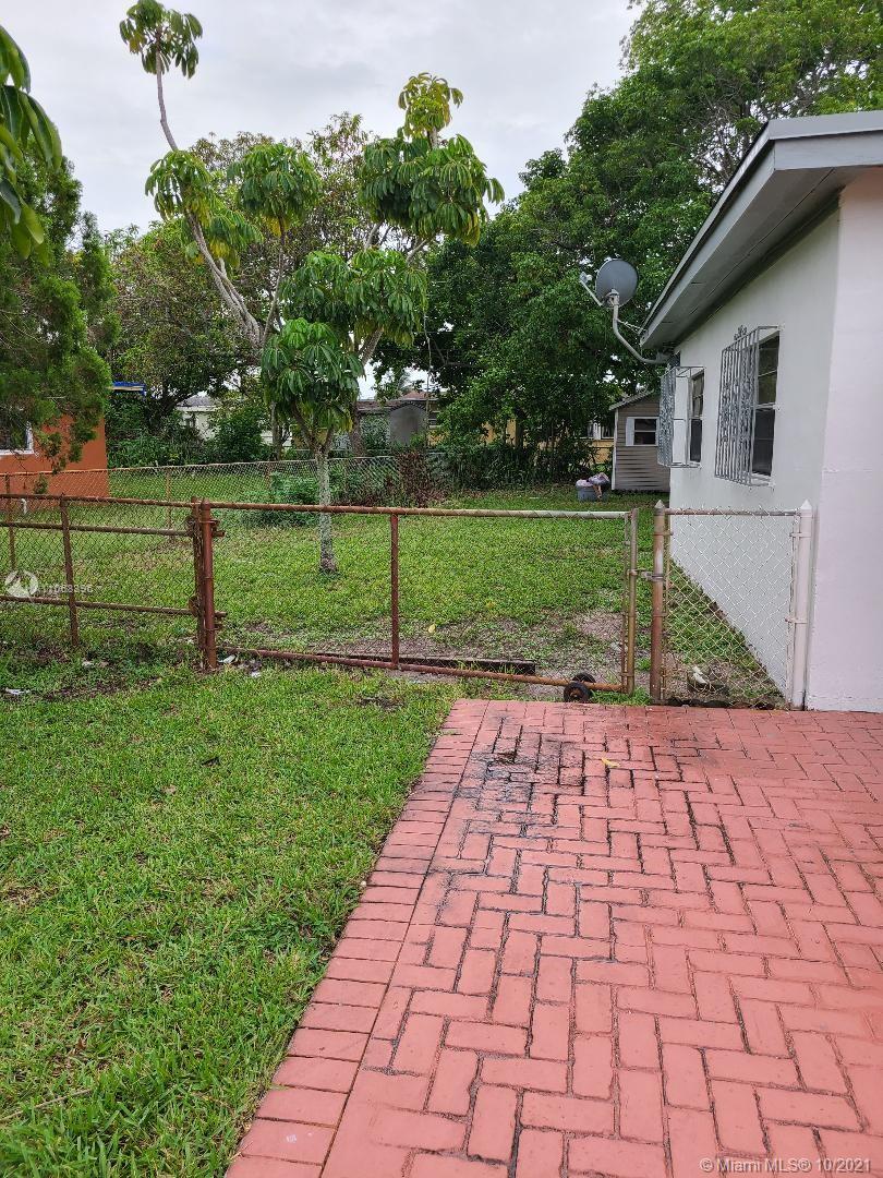 CAROL CITY 4TH ADDN - Residential