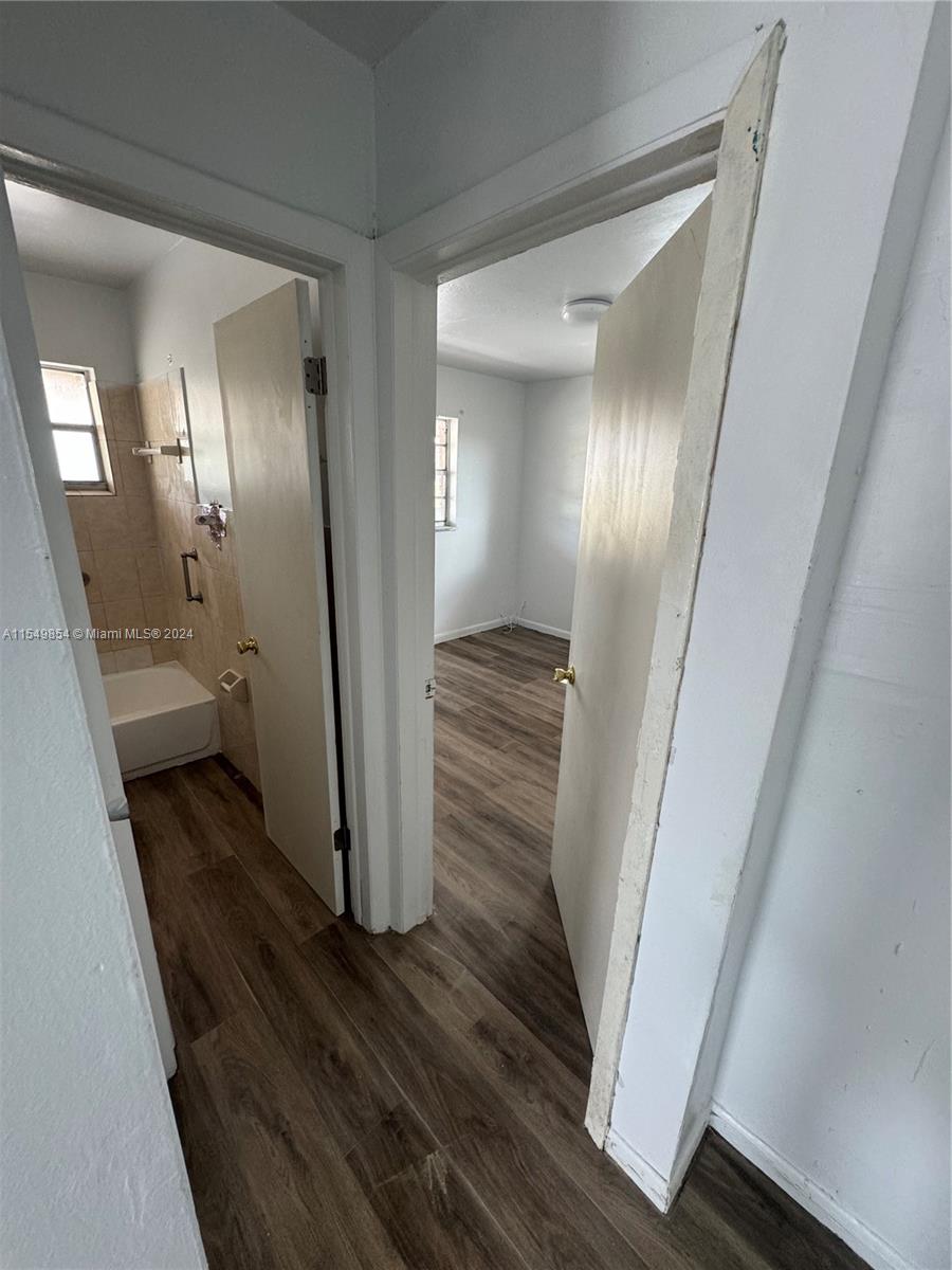 COBOS FRONTON SUB 1 - Residential Lease