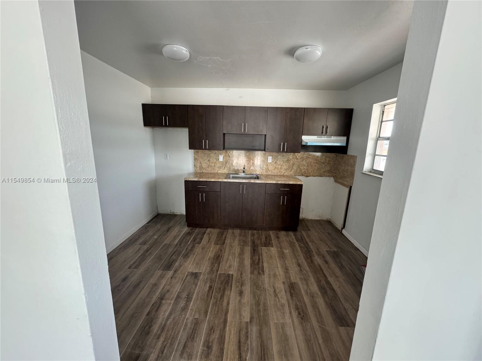 COBOS FRONTON SUB 1 - Residential Lease