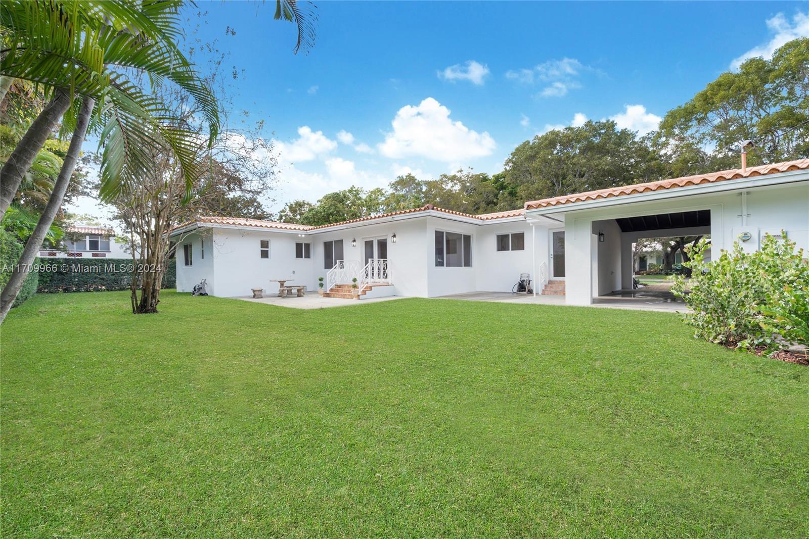 CORAL GABLES C C SEC 3 - Residential Lease