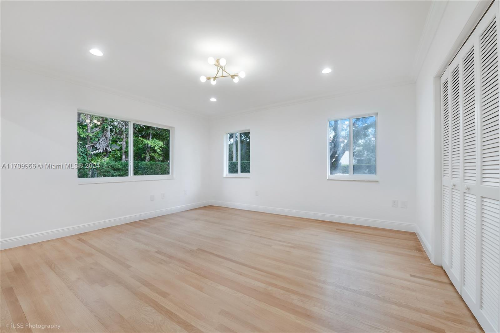 CORAL GABLES C C SEC 3 - Residential Lease
