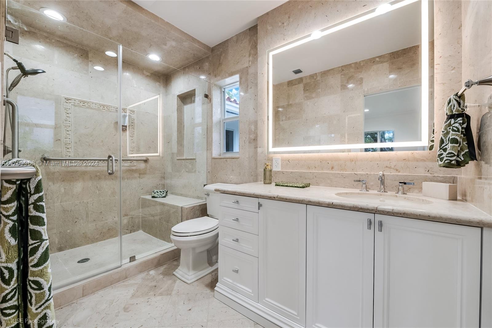 CORAL GABLES C C SEC 3 - Residential Lease