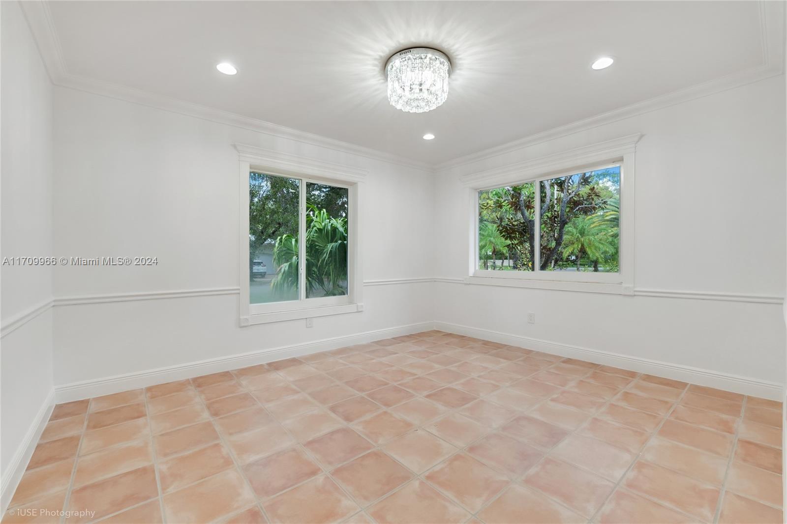 CORAL GABLES C C SEC 3 - Residential Lease