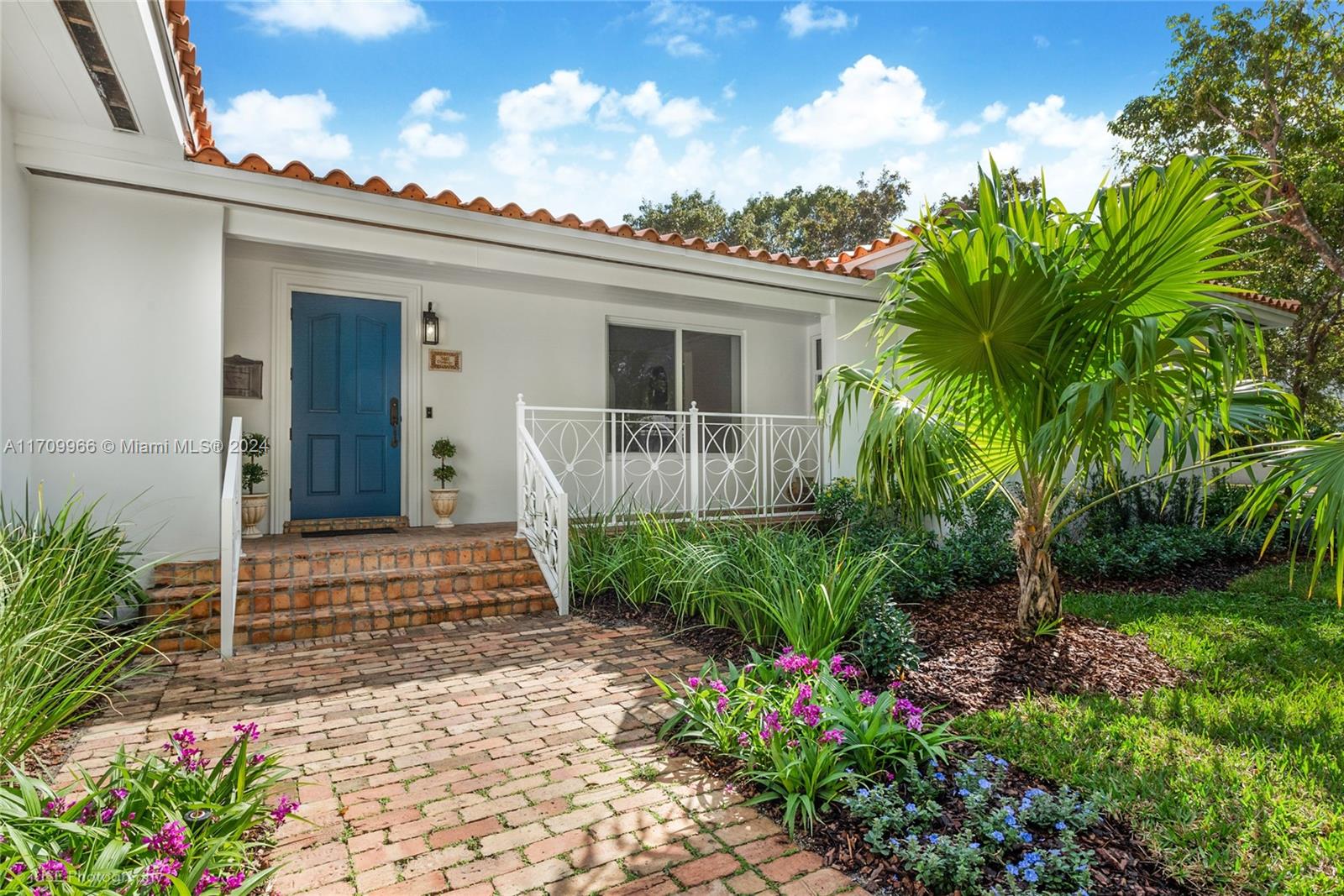 CORAL GABLES C C SEC 3 - Residential Lease