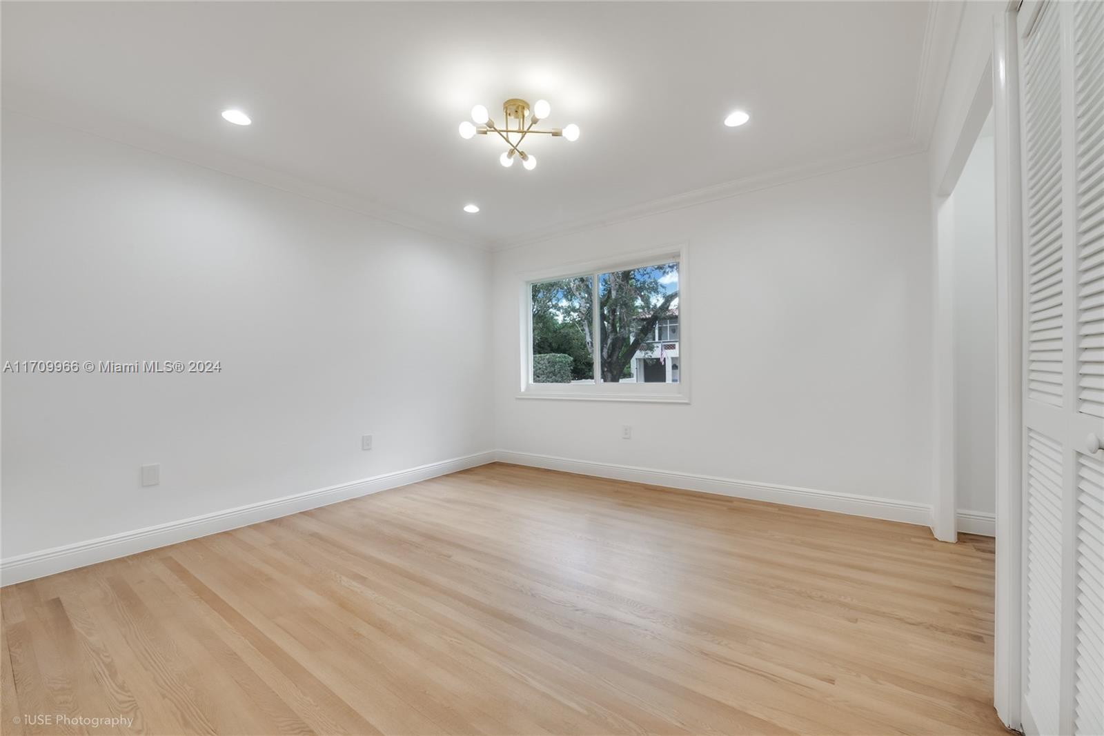 CORAL GABLES C C SEC 3 - Residential Lease