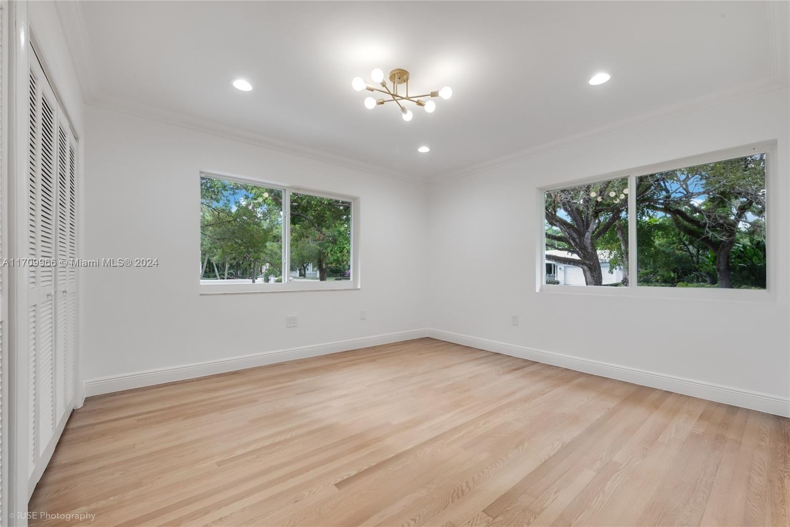 CORAL GABLES C C SEC 3 - Residential Lease