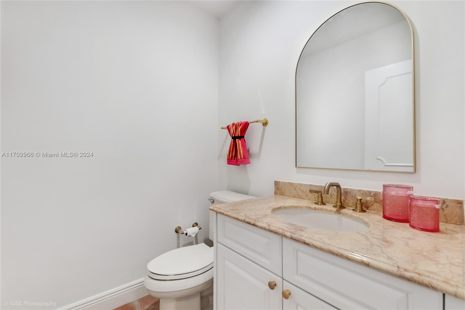 CORAL GABLES C C SEC 3 - Residential Lease