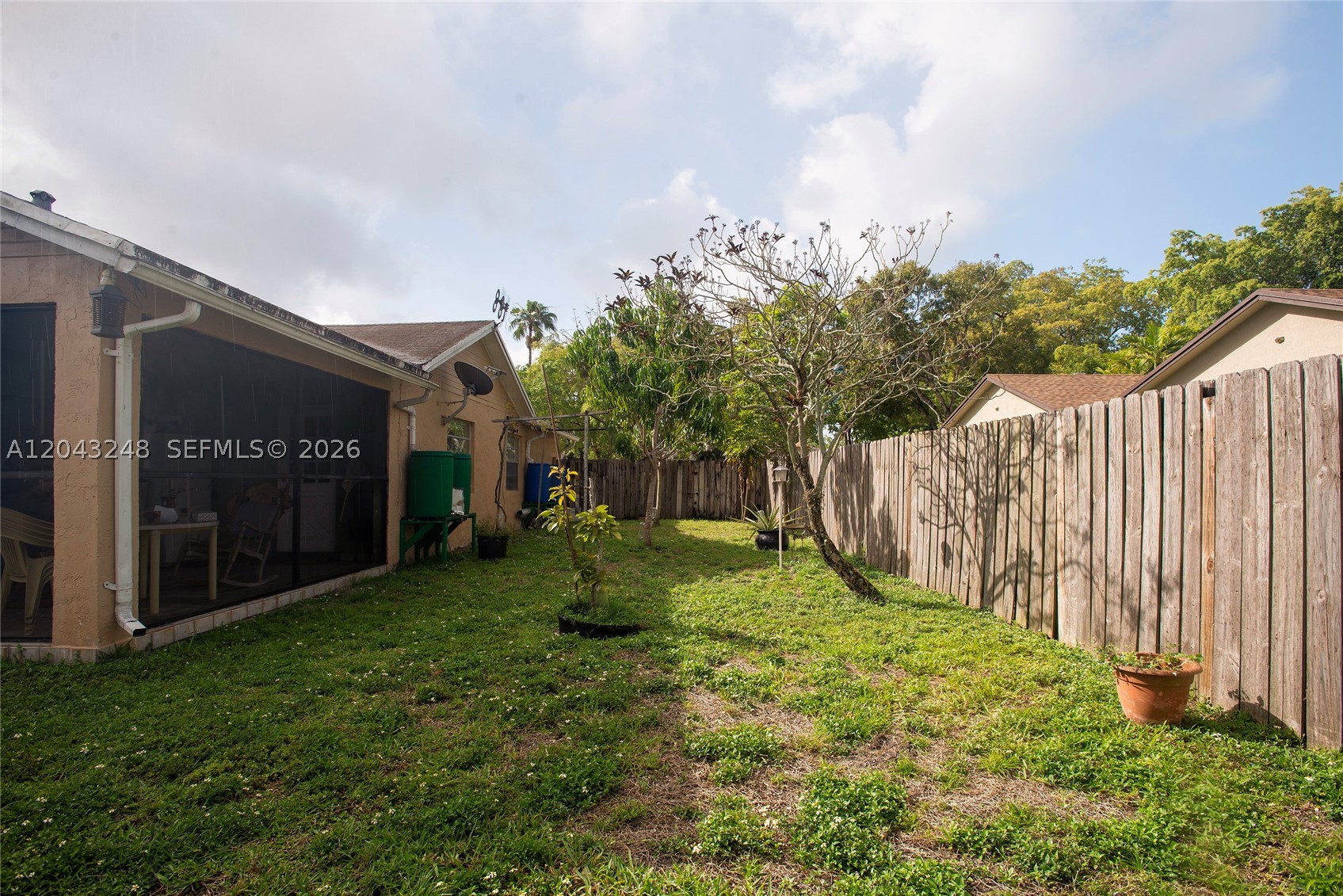 COUNTRY LAKE MANORS SEC 3 - Residential