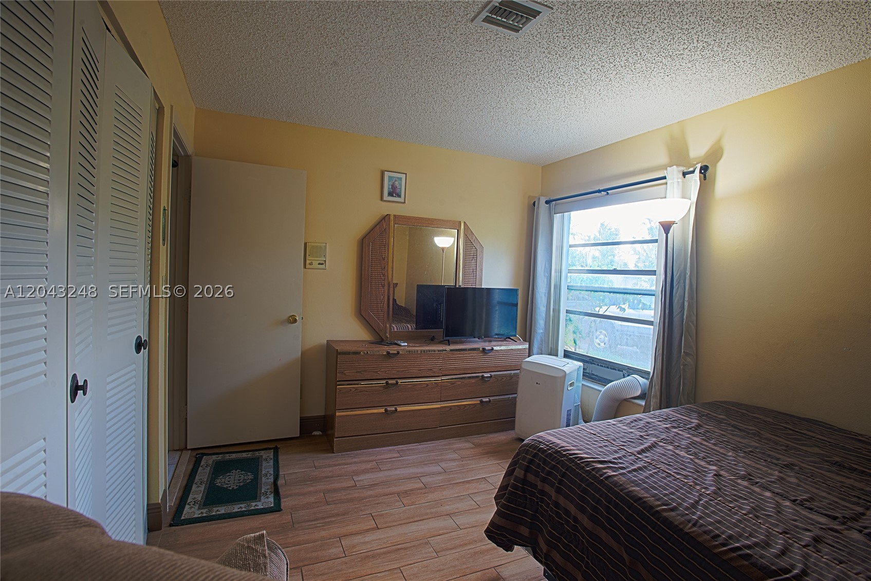 COUNTRY LAKE MANORS SEC 3 - Residential