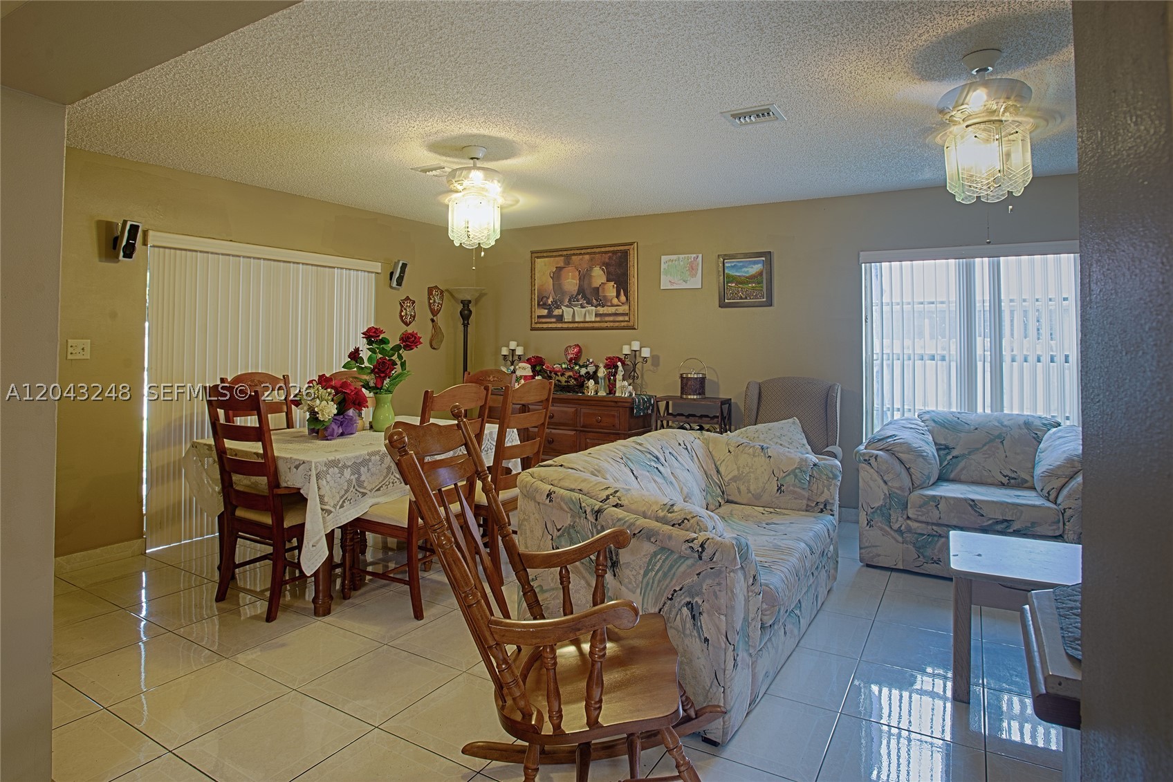 COUNTRY LAKE MANORS SEC 3 - Residential