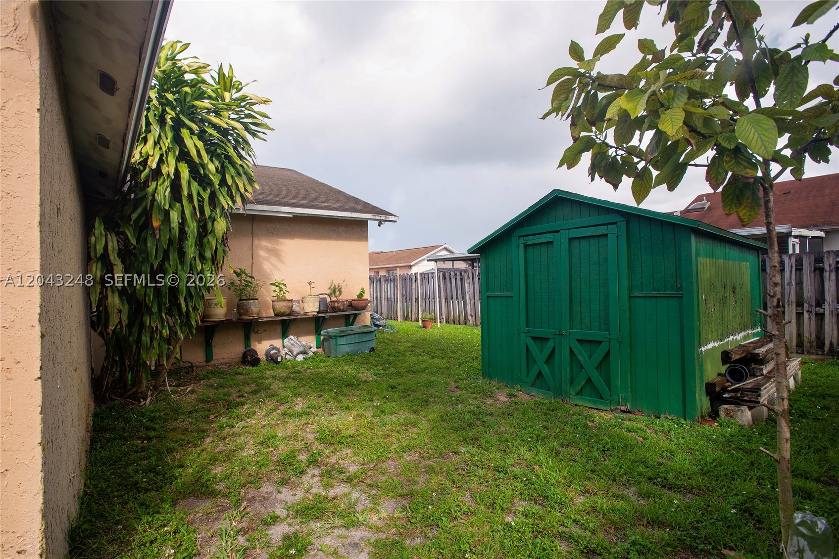 COUNTRY LAKE MANORS SEC 3 - Residential