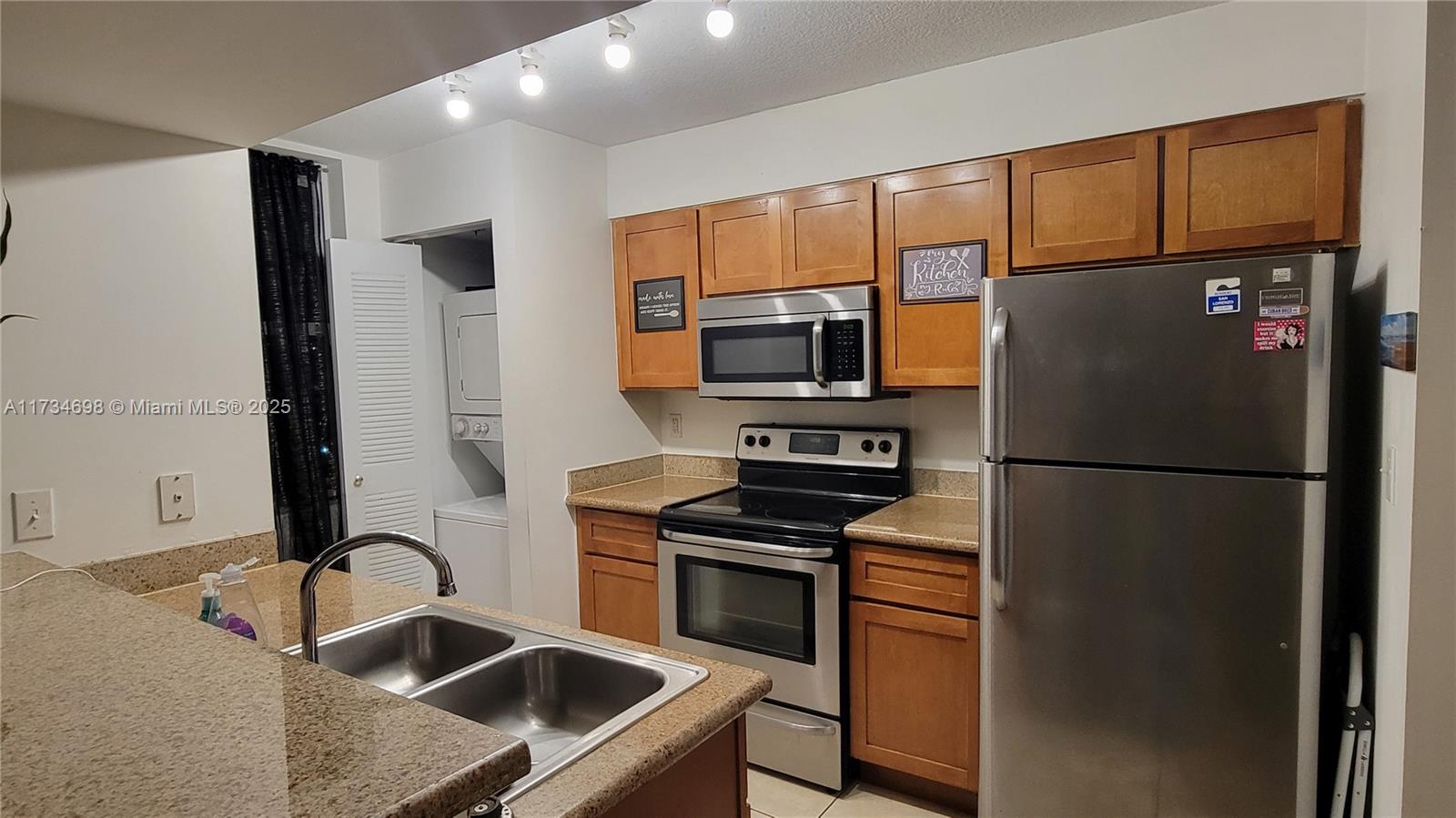 SAN LORENZO CONDO - Residential