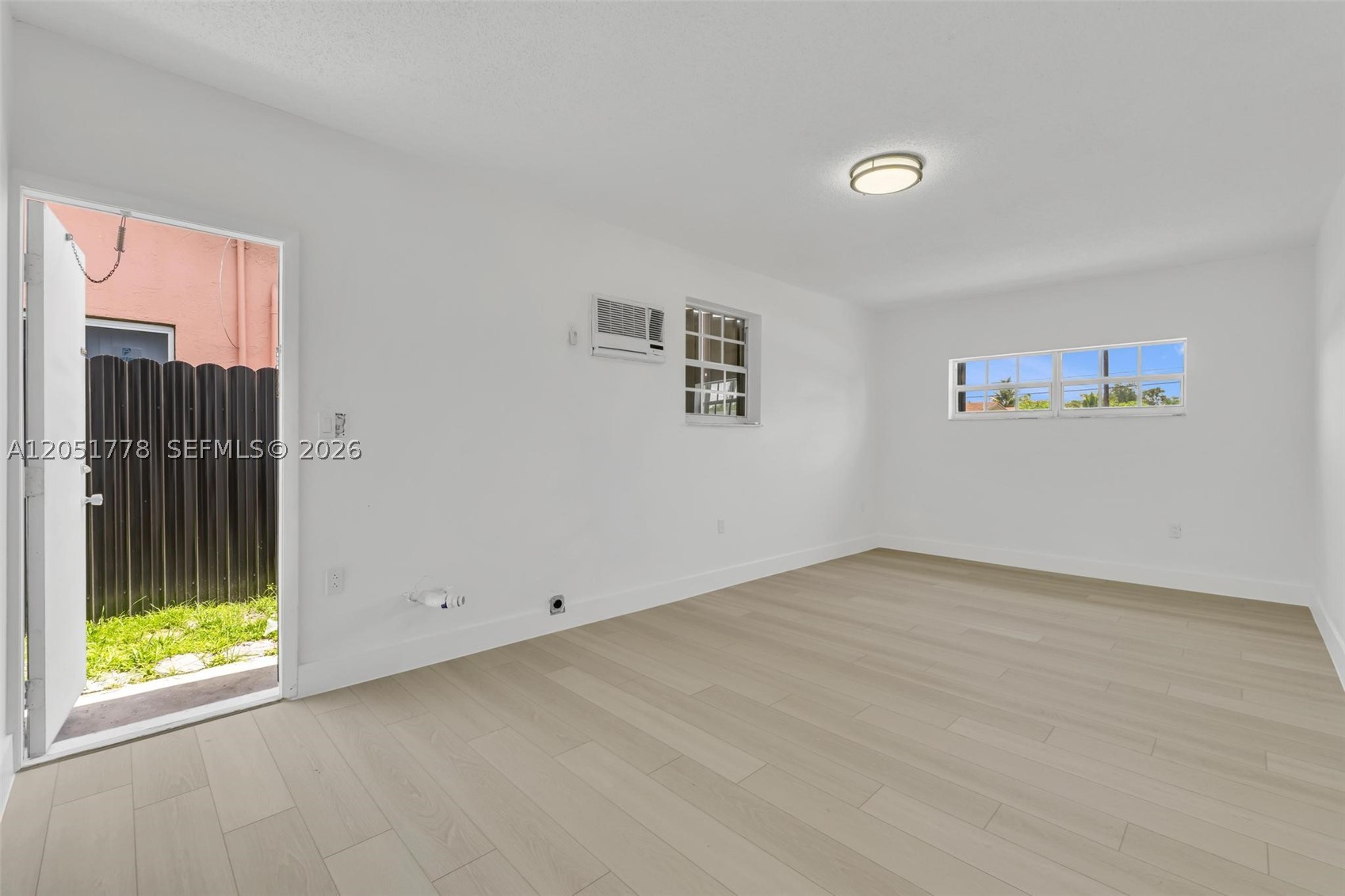 LAR ESTATES NO 3 - Residential