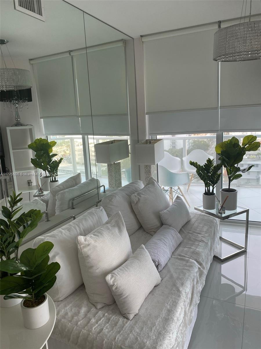 EDEN HOUSE CONDO - Residential