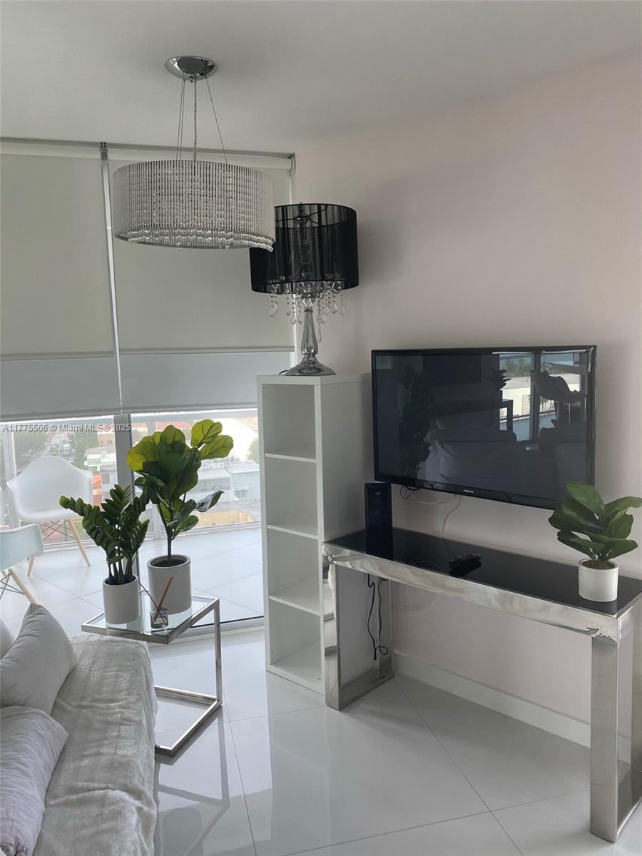 EDEN HOUSE CONDO - Residential