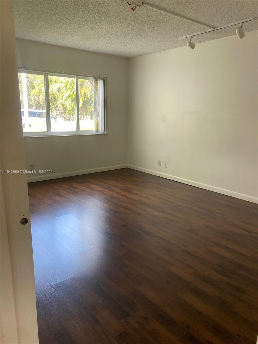 BUILDING THREE OF RACQUET - Residential Lease