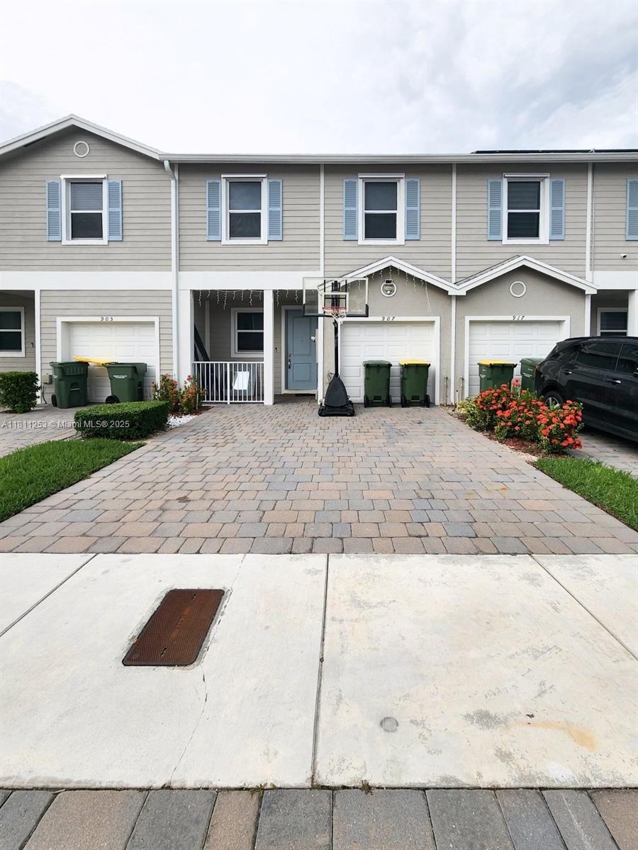 HAMILTON PLACE - Residential