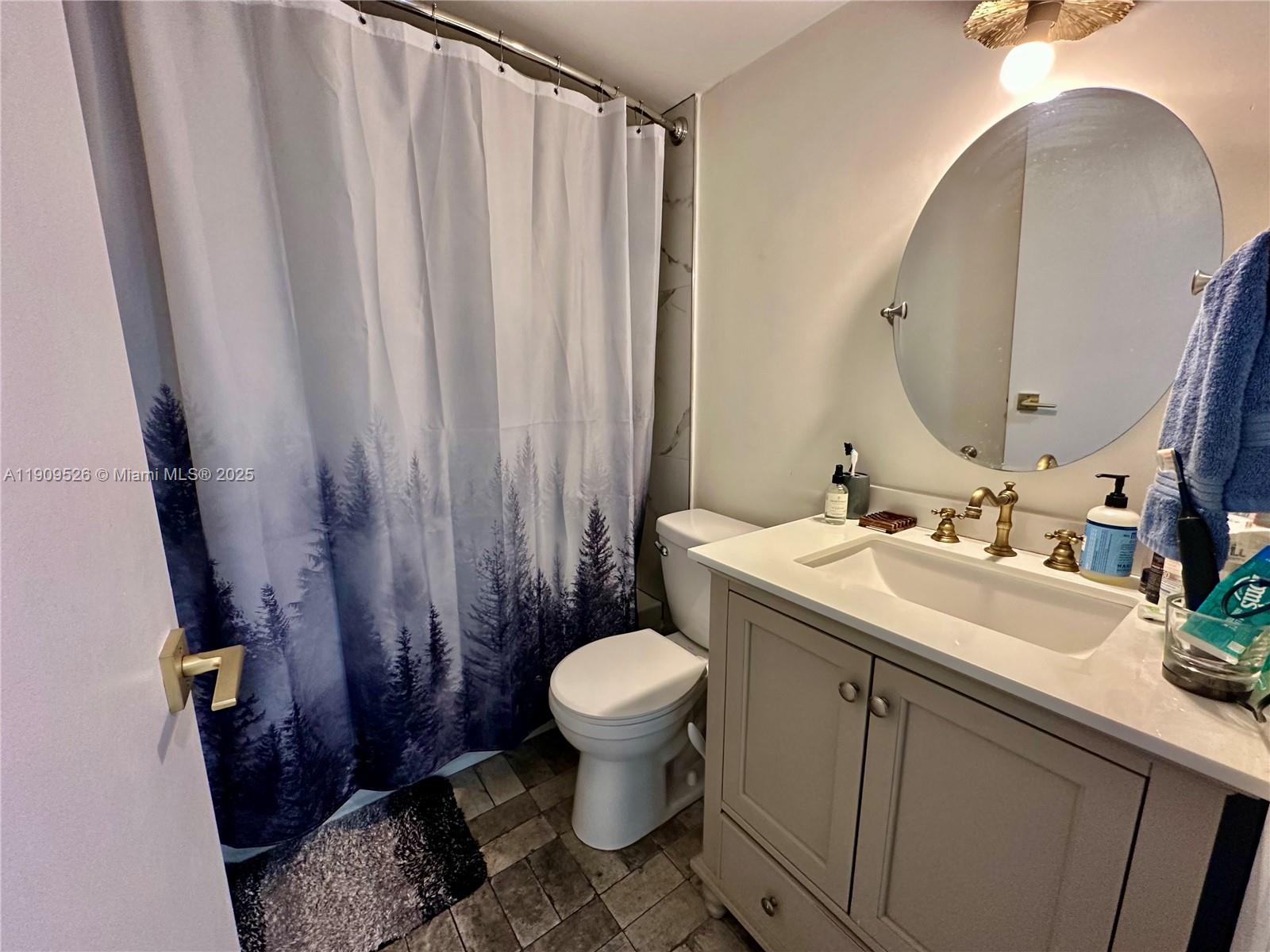ISOLA CONDO - Residential Lease